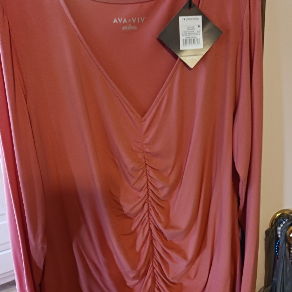 Salmon color top still tag Ava-Viv